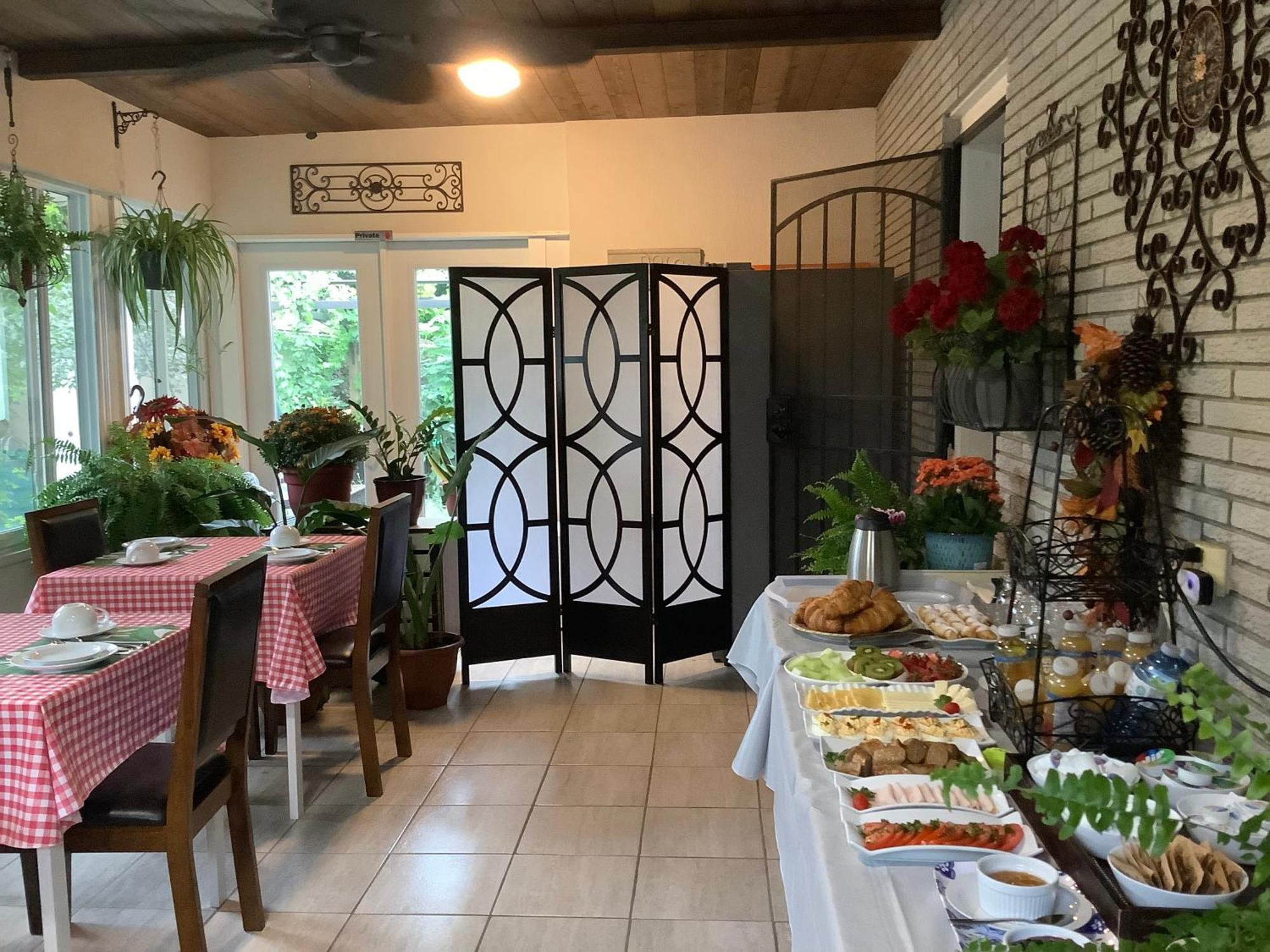 Bed and Breakfast Via Veneto - Old Town Ниагара-он-те-Лейк Экстерьер фото